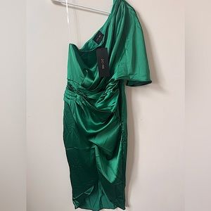 One Shoulder midi dress in green! Ordered from Bella and Bloom Boutique.